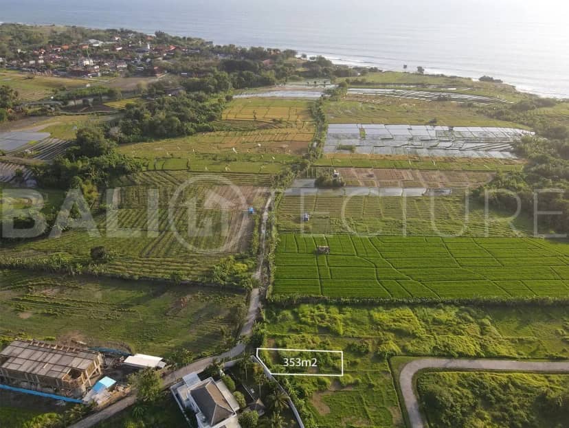 Strategic Plot of Freehold Land in Kedungu Beach (353m2), Pererenan, Bali