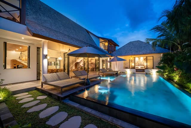 4 Bedrooms Villa For Sale With Tropical Design In Pererenan, Pererenan
