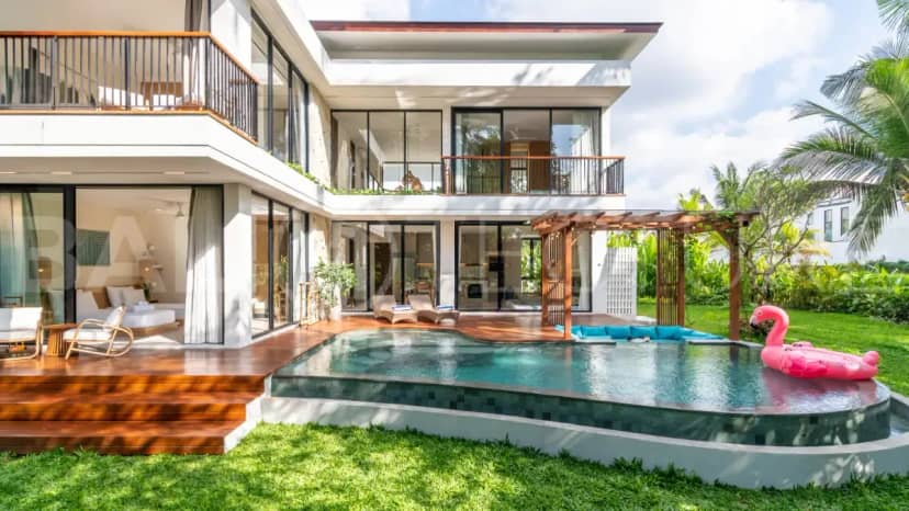 Spacious 3 Bedroom Luxury Villa in a Quiet Area Just Minutes from Ubud Center, Ubud, Bali