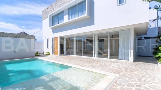 Modern 4-Bedroom Villa in Cemagi, Just Steps from the Beach, Pererenan