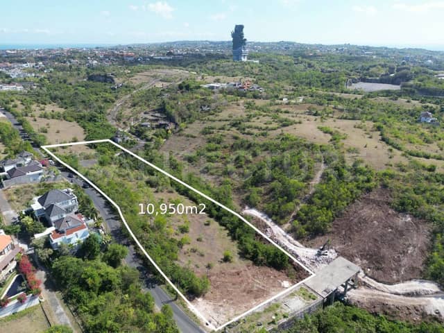 Land for Sale in Goa Gong 10,985m² with Breathtaking GWK Statue Views, Uluwatu