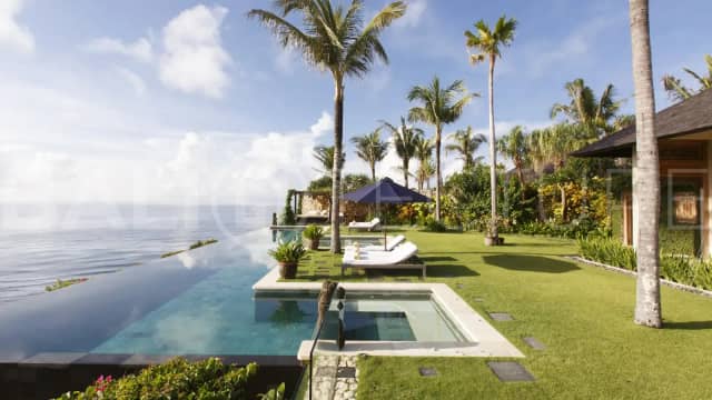 Clifftop Luxury Villa with 5 Bedrooms and Uninterrupted Ocean Views, Uluwatu