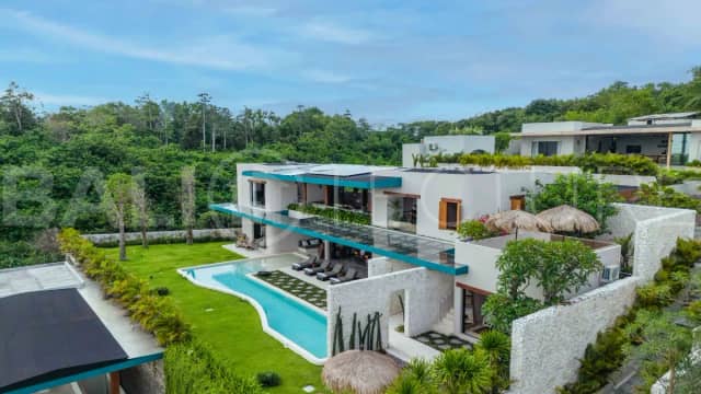 Panoramic Ocean View Luxury Villa for Sale in Pecatu Uluwatu, Uluwatu