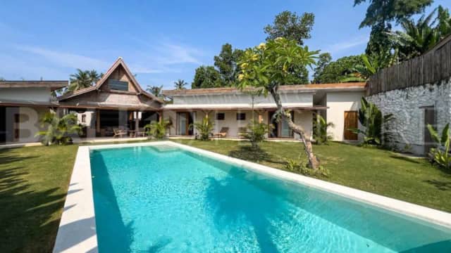 Traditional Joglo Villa in Quiet Kedungu Area for Sale, Pererenan