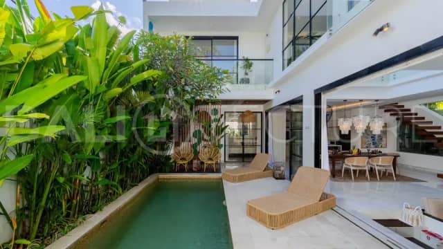 Spacious 3BR Villa in Seminyak, Ideal for Living or Investment, Seminyak