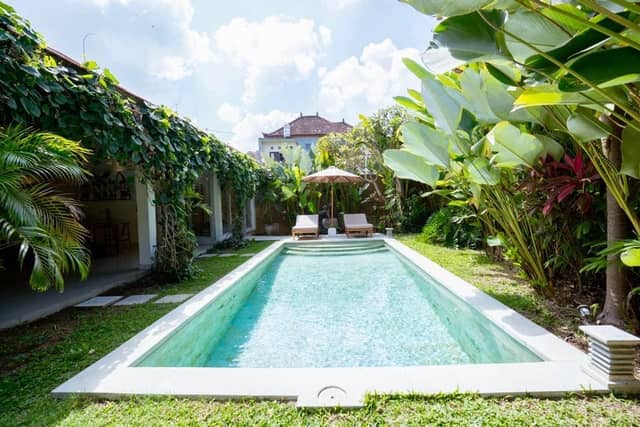 2 Bedrooms Villas tropical Design In Prime Area Berawa, Canggu