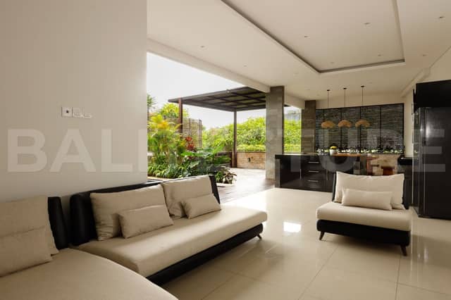 Stunning 3 Bedroom Villa for Sale in Benoa Nusa Dua Traditional Balinese Elegance with Sea View, Uluwatu