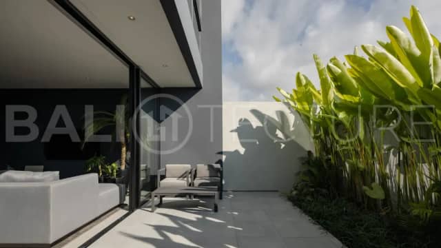 Contemporary Tropical Villa with Private Setting in Emerging Buwit Area, Tabanan