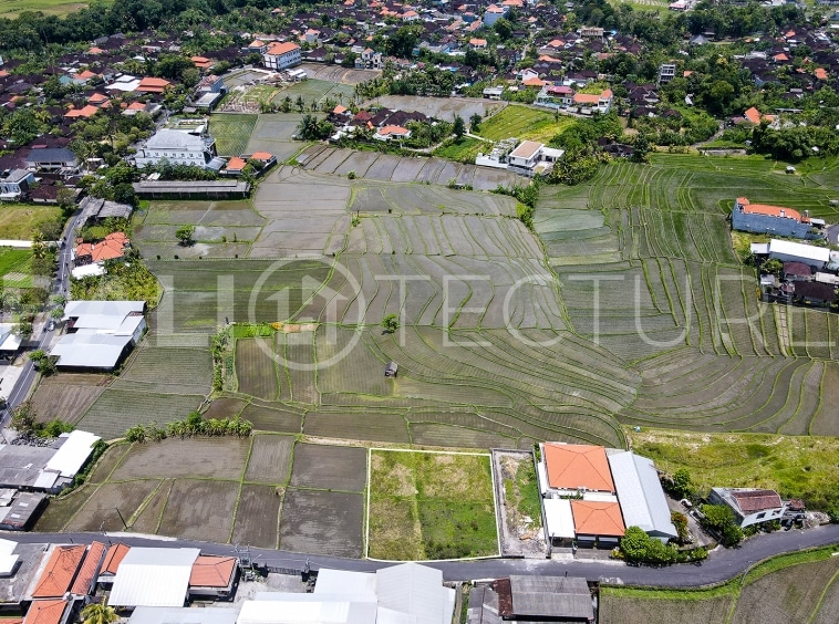 700m2 Stunning Land With Beautiful Terraced View 1