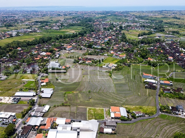 700m2 Stunning Land With Beautiful Terraced View 2