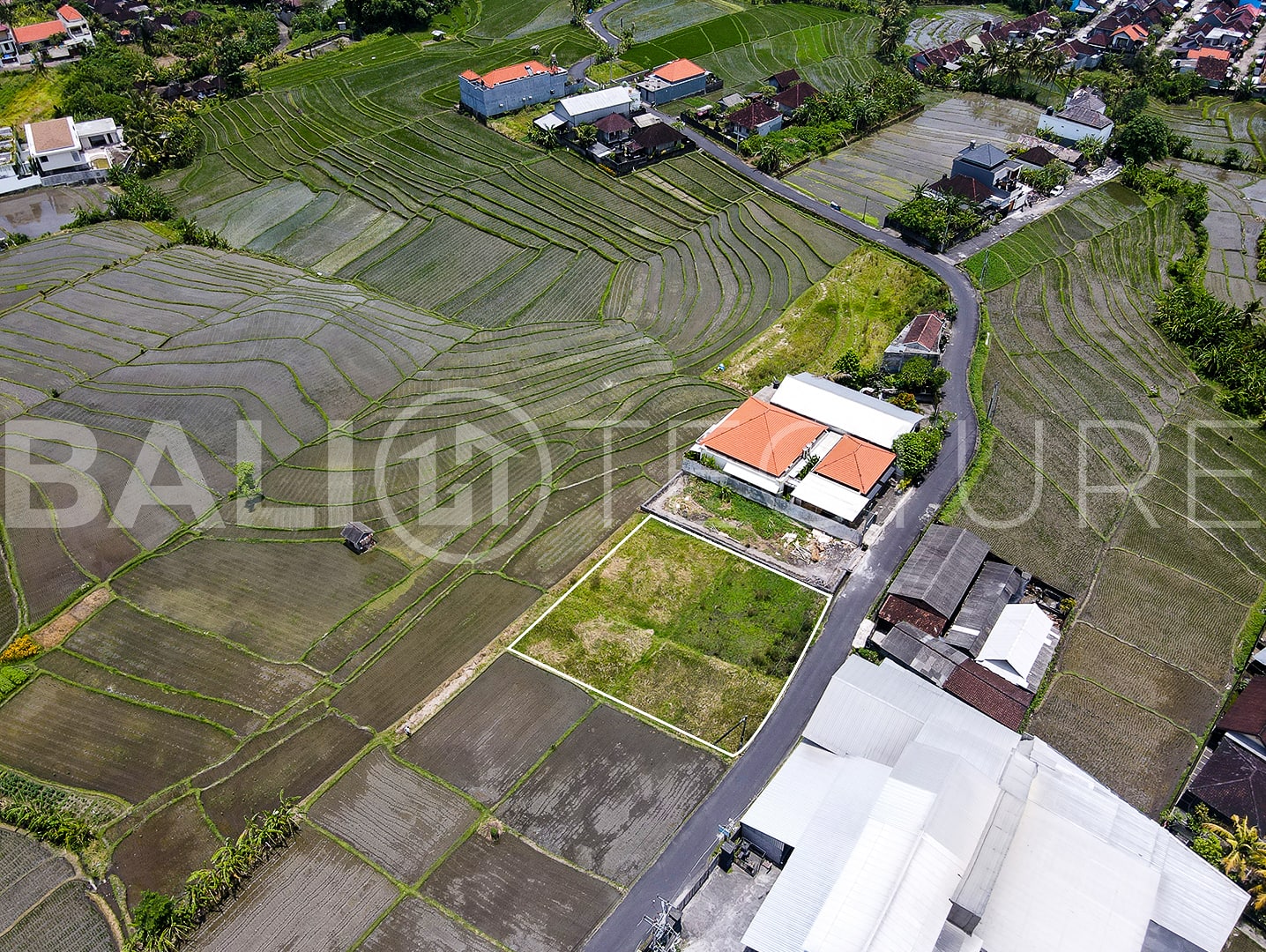 700m2 Stunning Land With Beautiful Terraced View 3
