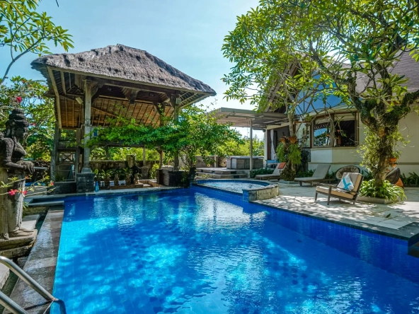 5-BEDROOM TROPICAL DESIGN IN GIANYAR 1