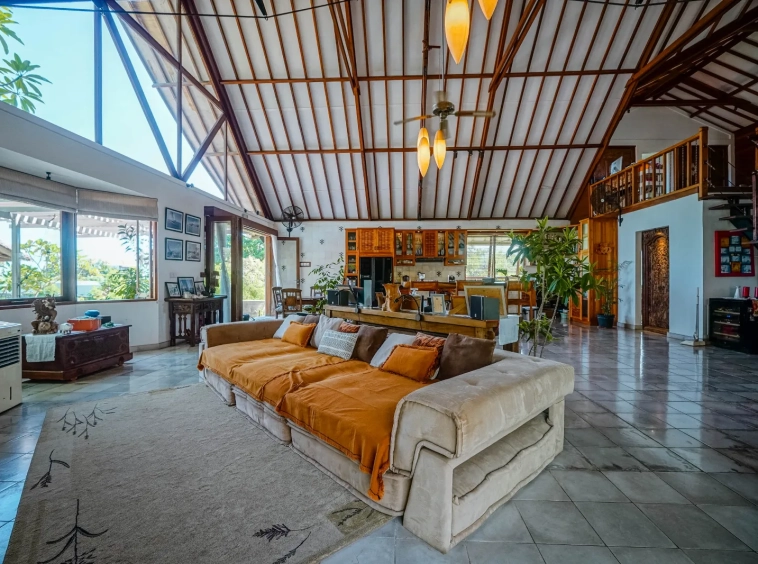 5-BEDROOM TROPICAL DESIGN IN GIANYAR 2