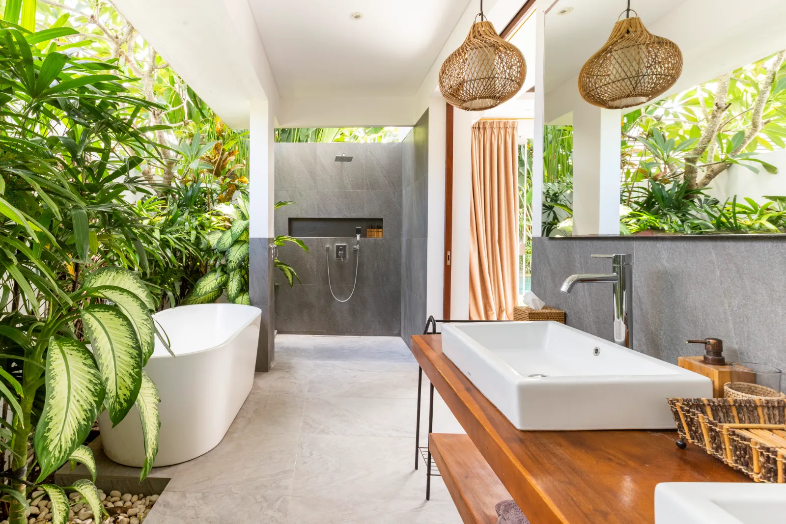 5 BEDROOM STUNNING MODERN STYLE VILLA IN PRIME AREA CANGGU 8
