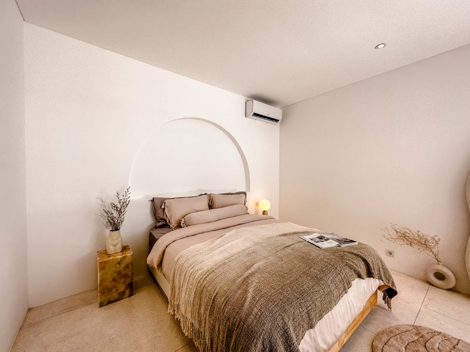 2-BEDROOM MEDITERRANEAN DESIGN IN CANGGU 12