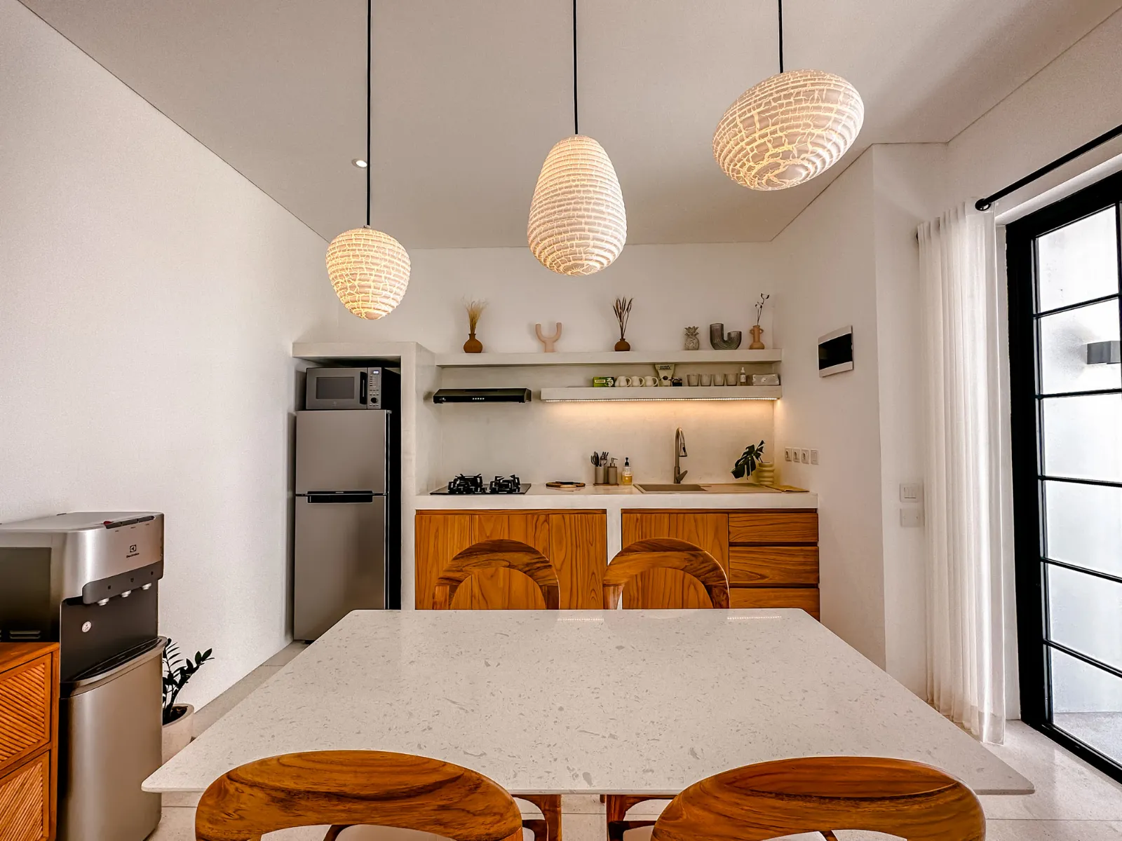 2-BEDROOM MEDITERRANEAN DESIGN IN CANGGU 15