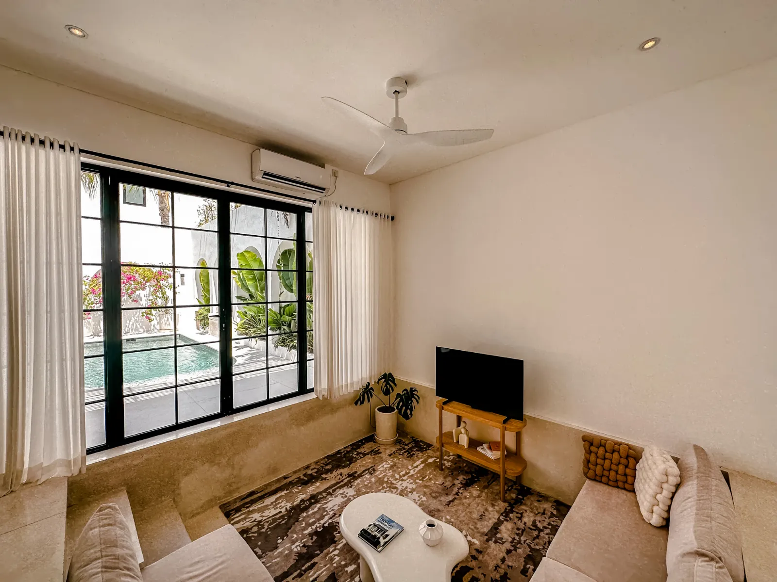 2-BEDROOM MEDITERRANEAN DESIGN IN CANGGU 17