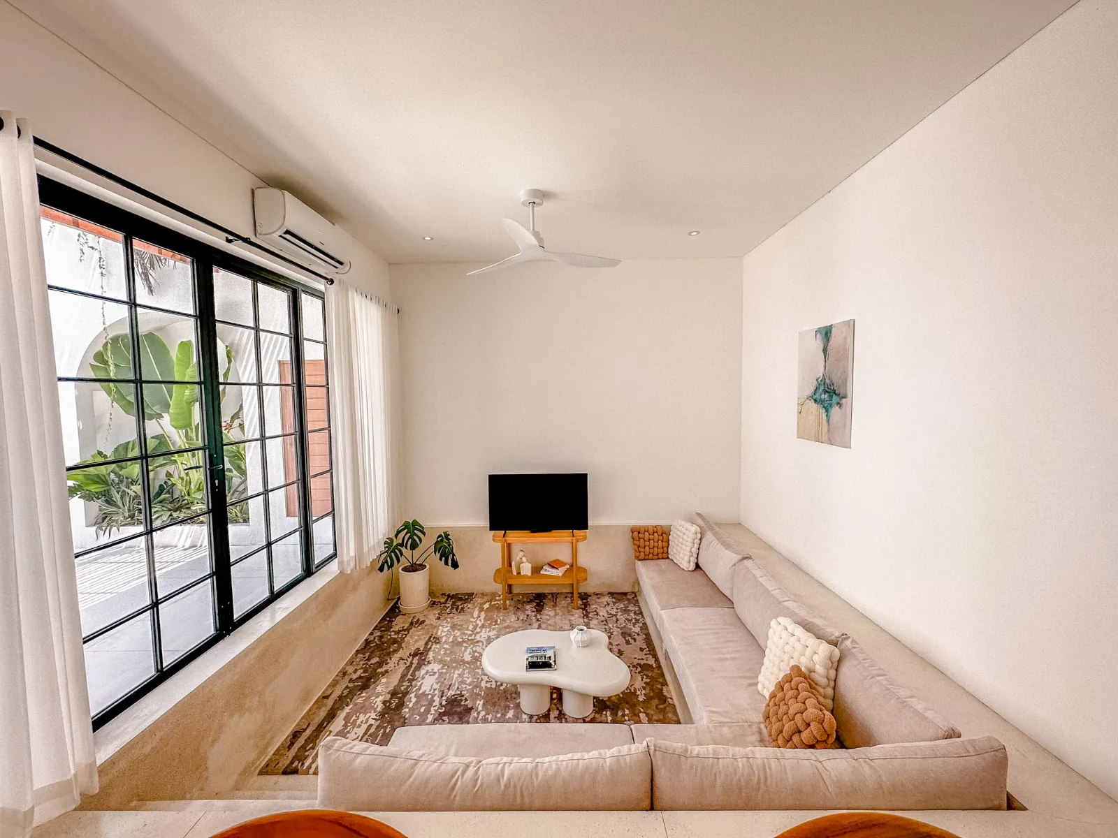 2-BEDROOM MEDITERRANEAN DESIGN IN CANGGU 18