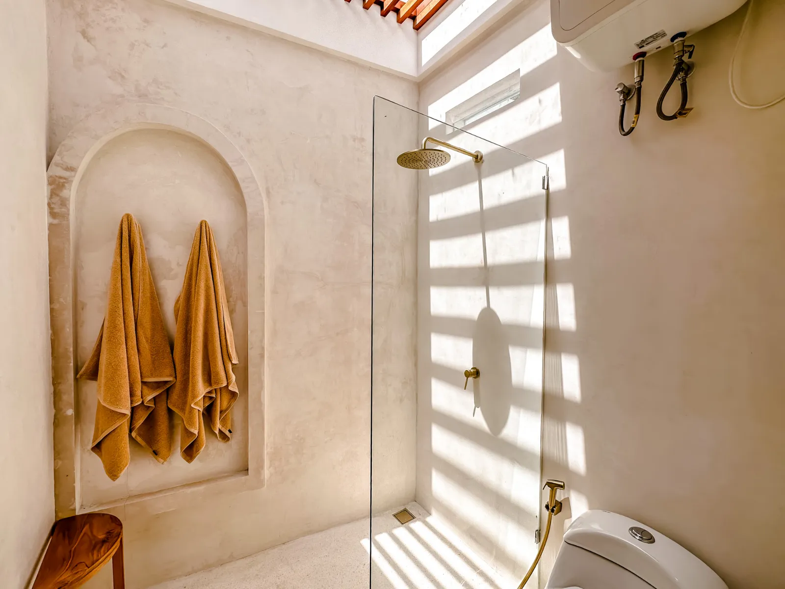 2-BEDROOM MEDITERRANEAN DESIGN IN CANGGU 6