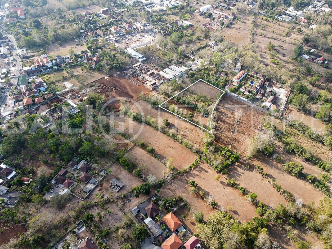 4000m2 Land in villa area central bingin 3