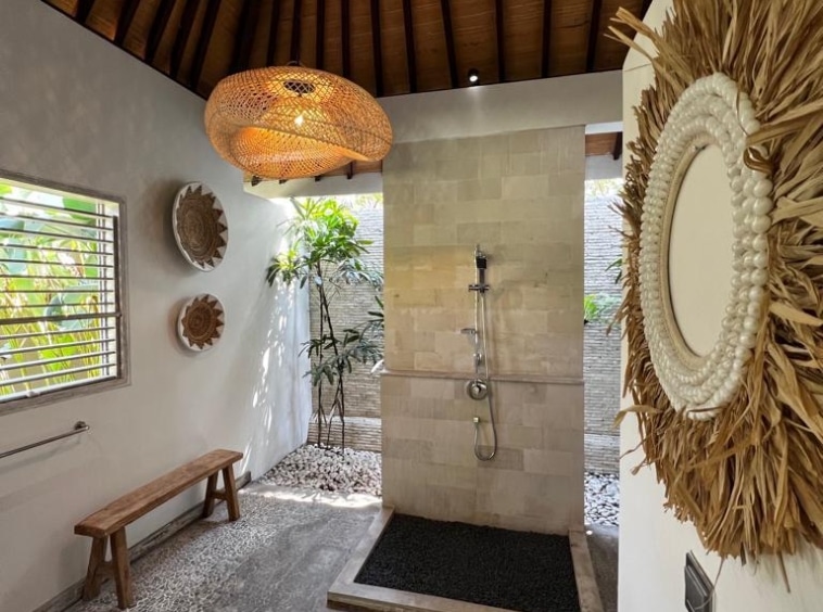 2 Bedrooms Villas tropical Design In Prime Area Berawa 1