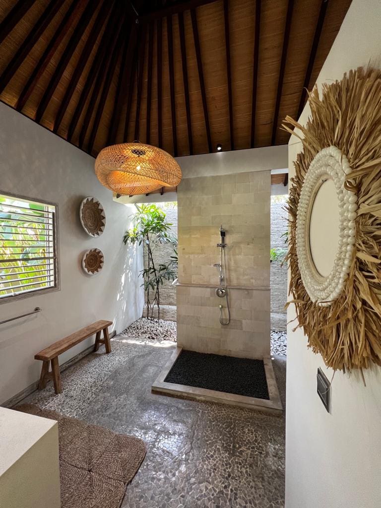 2 Bedrooms Villas tropical Design In Prime Area Berawa 1