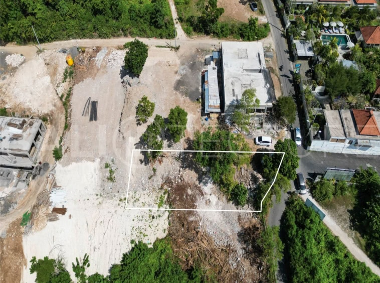 Prime 1100m2 Leasehold Land on Cemongkak Beach Uluwatu 1