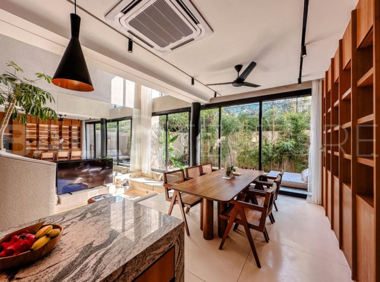 3 Bedrooms Villa with Mediterranean modern style in berawa dining room 3