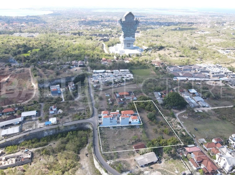 Premium 6000m2 Plot of Land in Ungasan 2