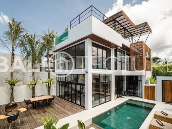 Luxurious 4-Bedroom Villa with ocean view in Pererenan 2