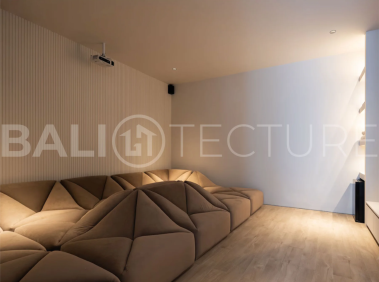 4-Bedroom Villa with Stunning Sea Views Near Cemongkak Beach 7