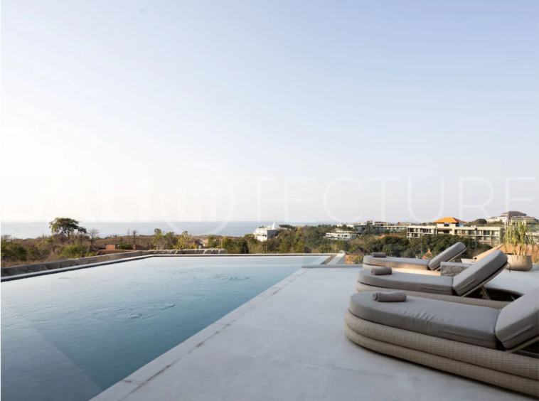 4-Bedroom Villa with Stunning Sea Views Near Cemongkak Beach 2