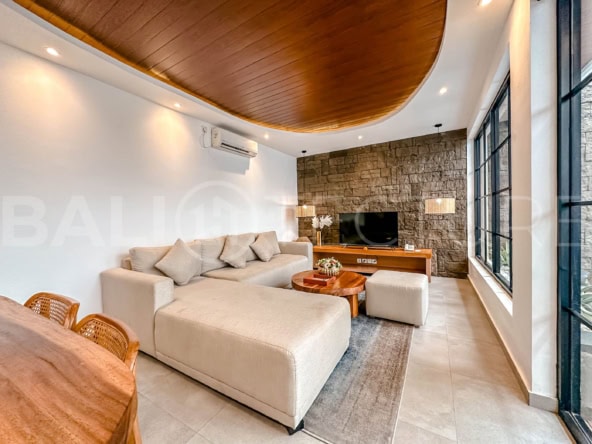 Resort Villa in Berawa Canggu living room 3