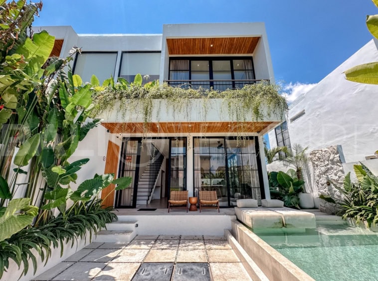 Modern Tropical 2 Bedroom Stunning Villa in Pererenan 1