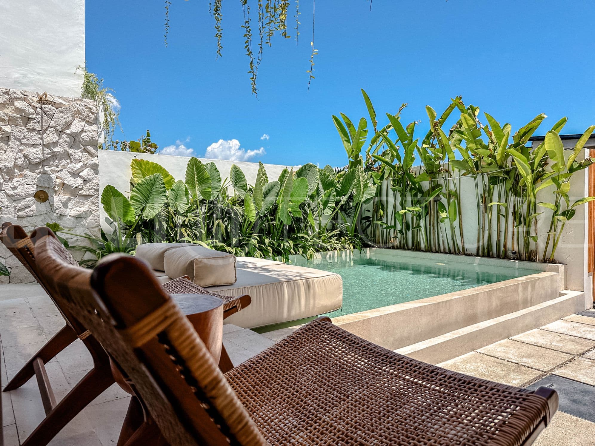 Modern Tropical 2 Bedroom Stunning Villa in Pererenan 4