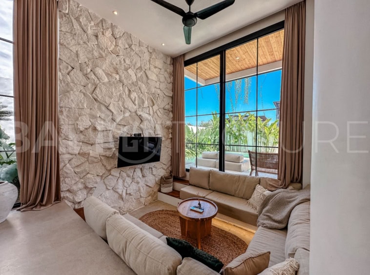 Modern Tropical 2 Bedroom Stunning Villa in Pererenan 7