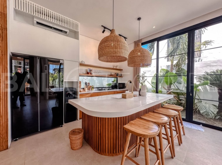 Modern Tropical 2 Bedroom Stunning Villa in Pererenan 11
