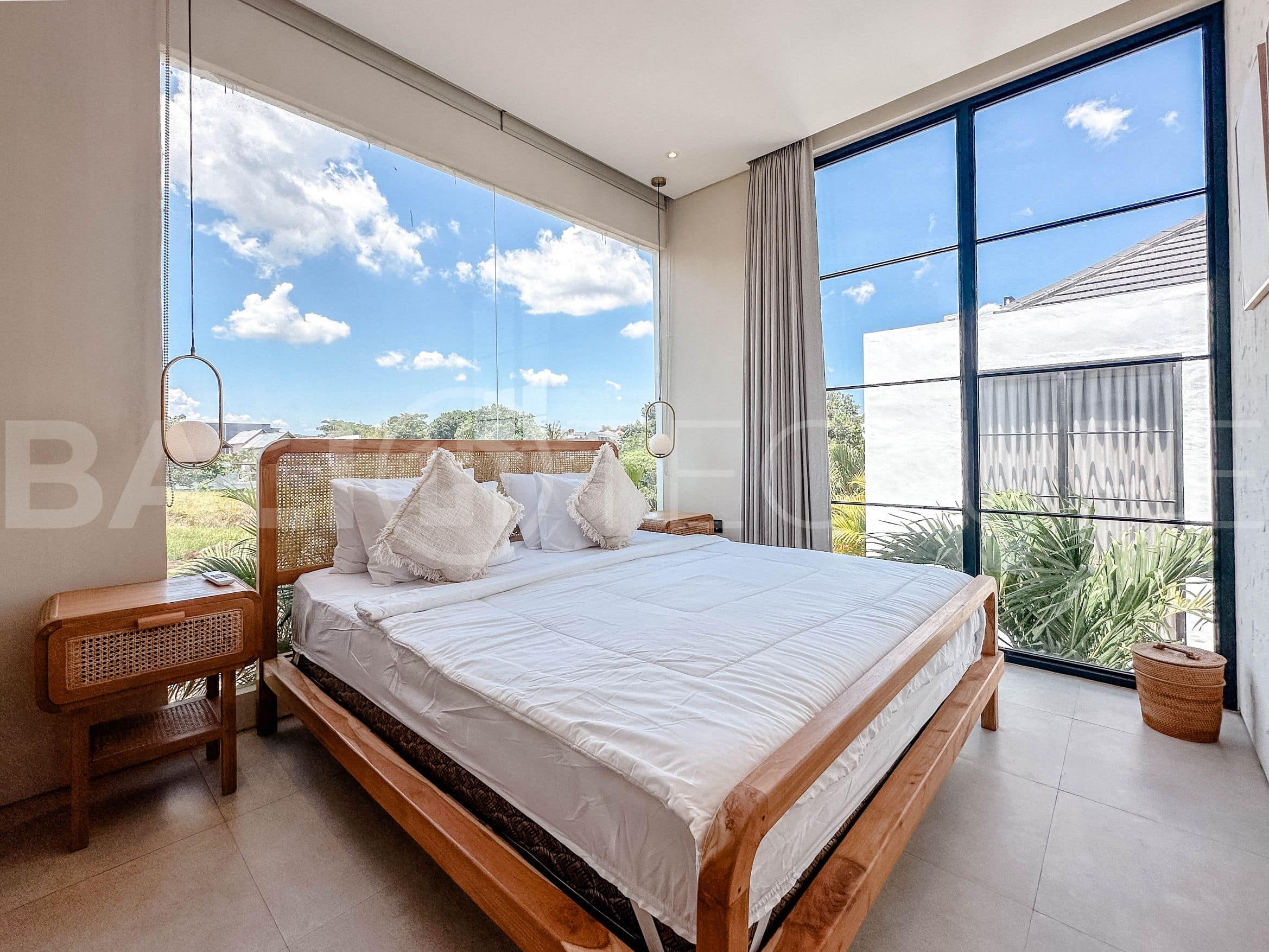Modern Tropical 2 Bedroom Stunning Villa in Pererenan 16