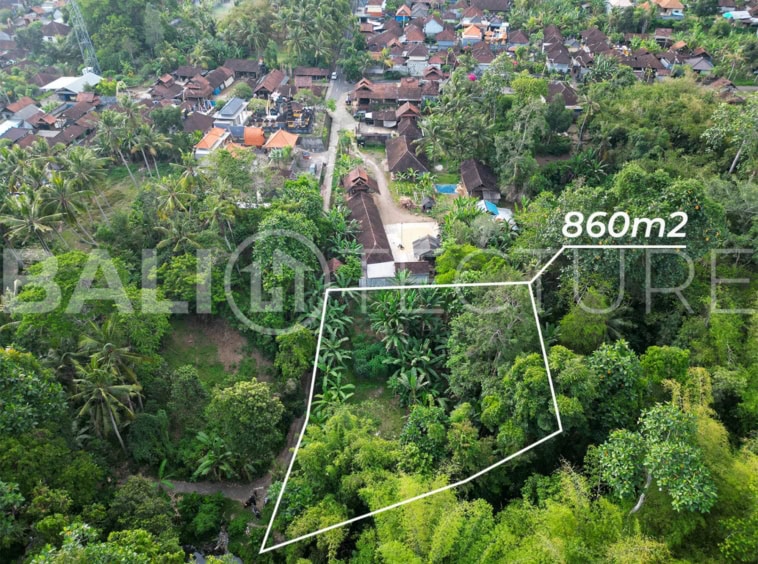 Tranquil 860m² leasehold land in Tabanan, close to Tanah Lot Temple and beaches.