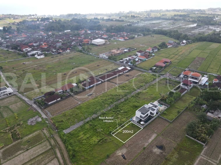 Stunning 200m2 of Land in Kedungu 2