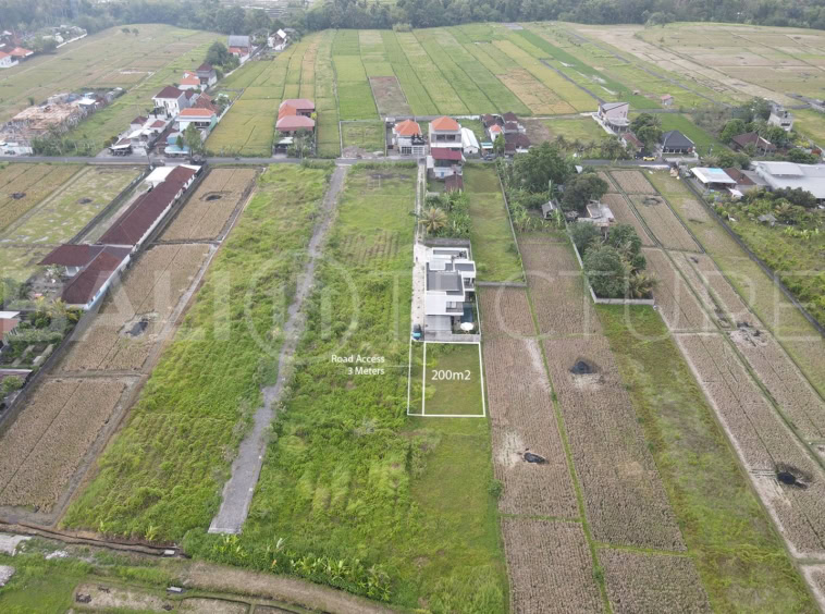 Stunning 200m2 of Land in Kedungu 3