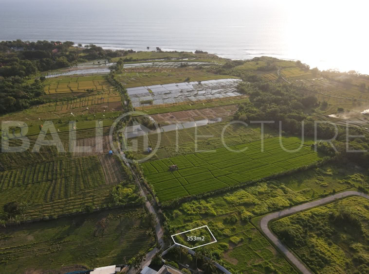 Freehold Land in Kedungu Beach (353m2) 2