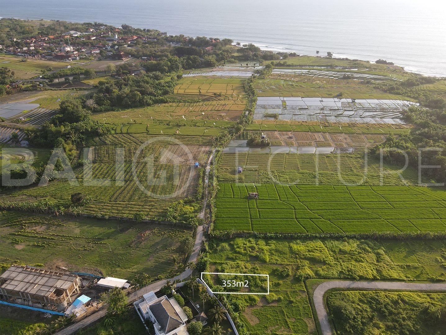 Freehold Land in Kedungu Beach (353m2) 1