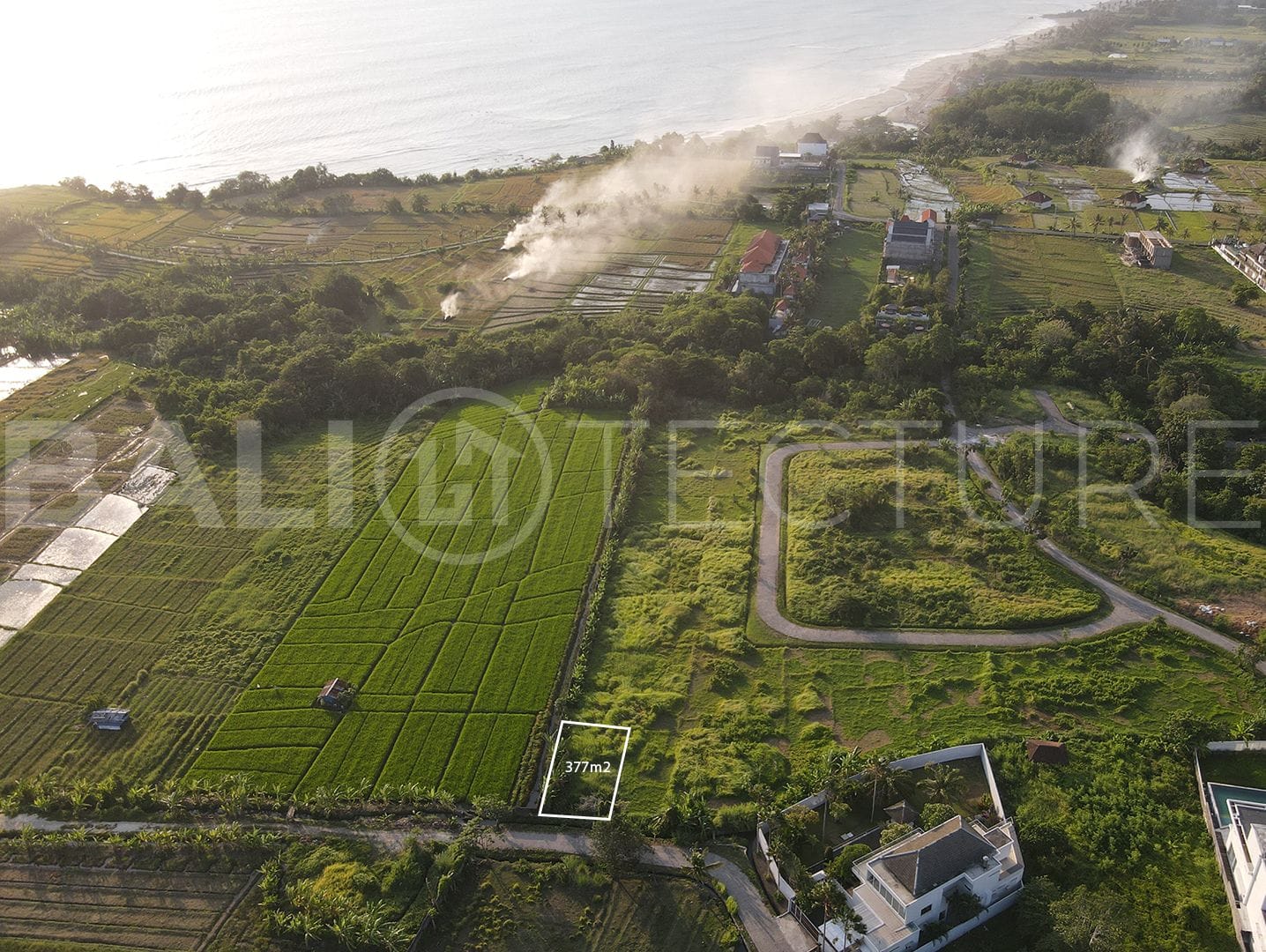 377m2 land in Kedungu for sale 3