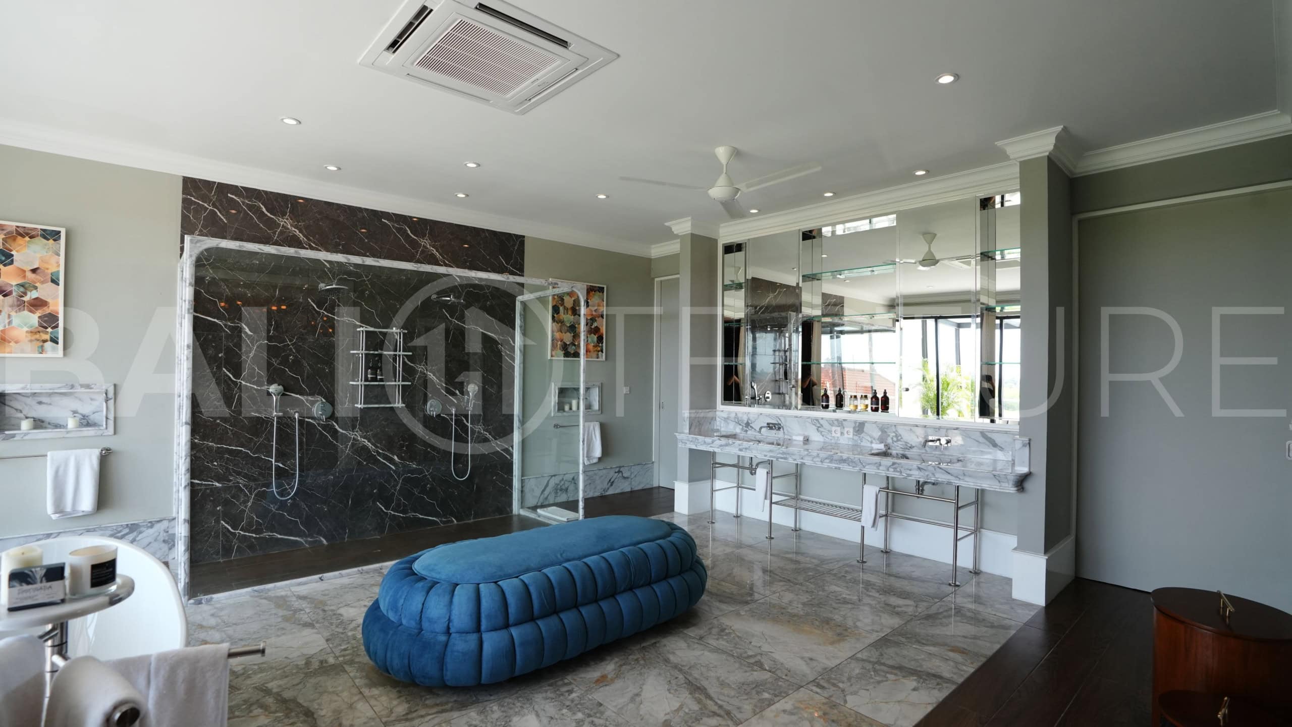 Modern 4 Bedrooms Amazing Villa For Sale In Canggu 20