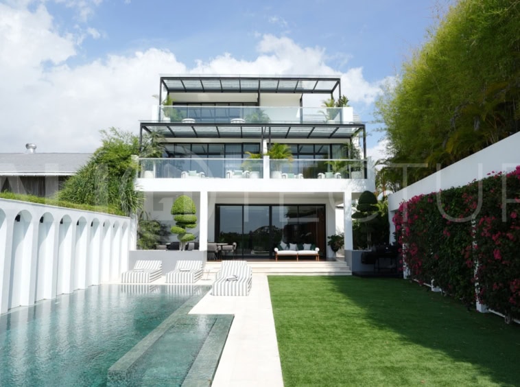 Modern 4 Bedrooms Amazing Villa For Sale In Canggu 1