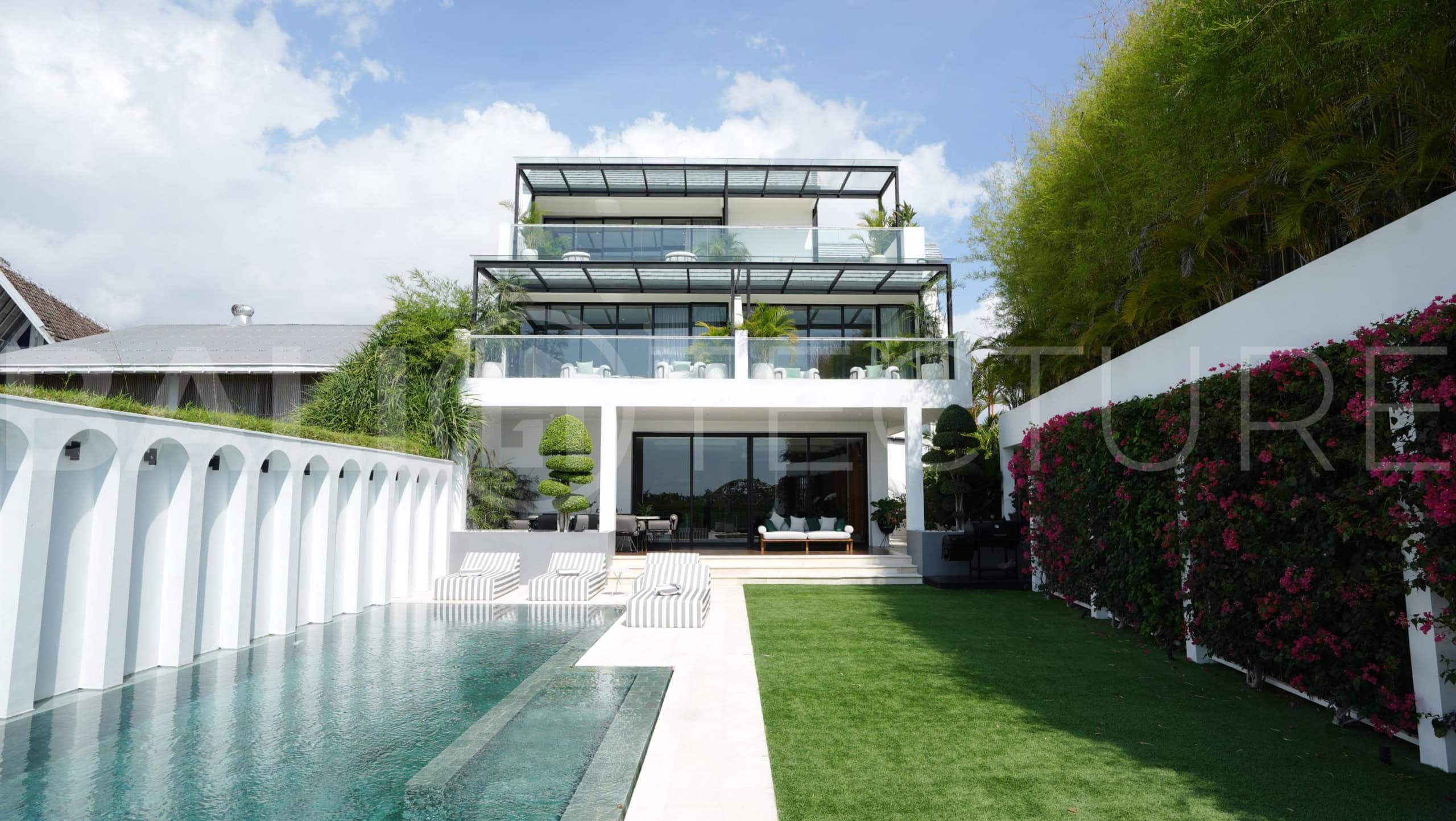 Modern 4 Bedrooms Amazing Villa For Sale In Canggu 1