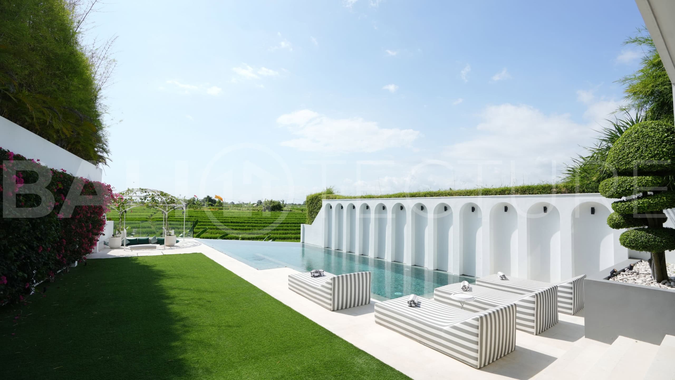 Modern 4 Bedrooms Amazing Villa For Sale In Canggu 2