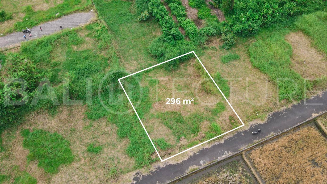 300m2 of Land For Sale in Kedungu with Ricefield Views3