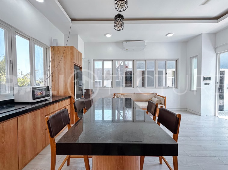 "1-bedroom villa in Ungasan, featuring a private pool, Smart TVs, and serene surroundings."